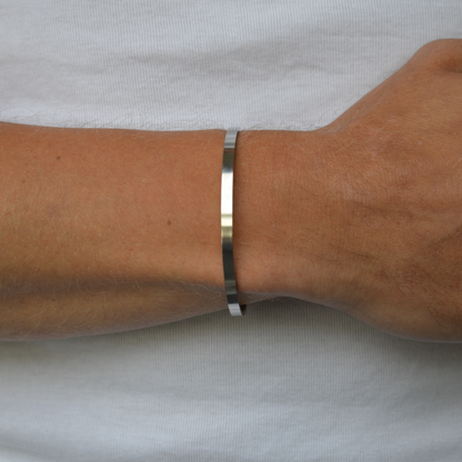 Minimal Unisize Cuff in Silver