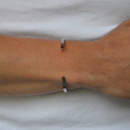 Minimal Unisize Cuff in Silver