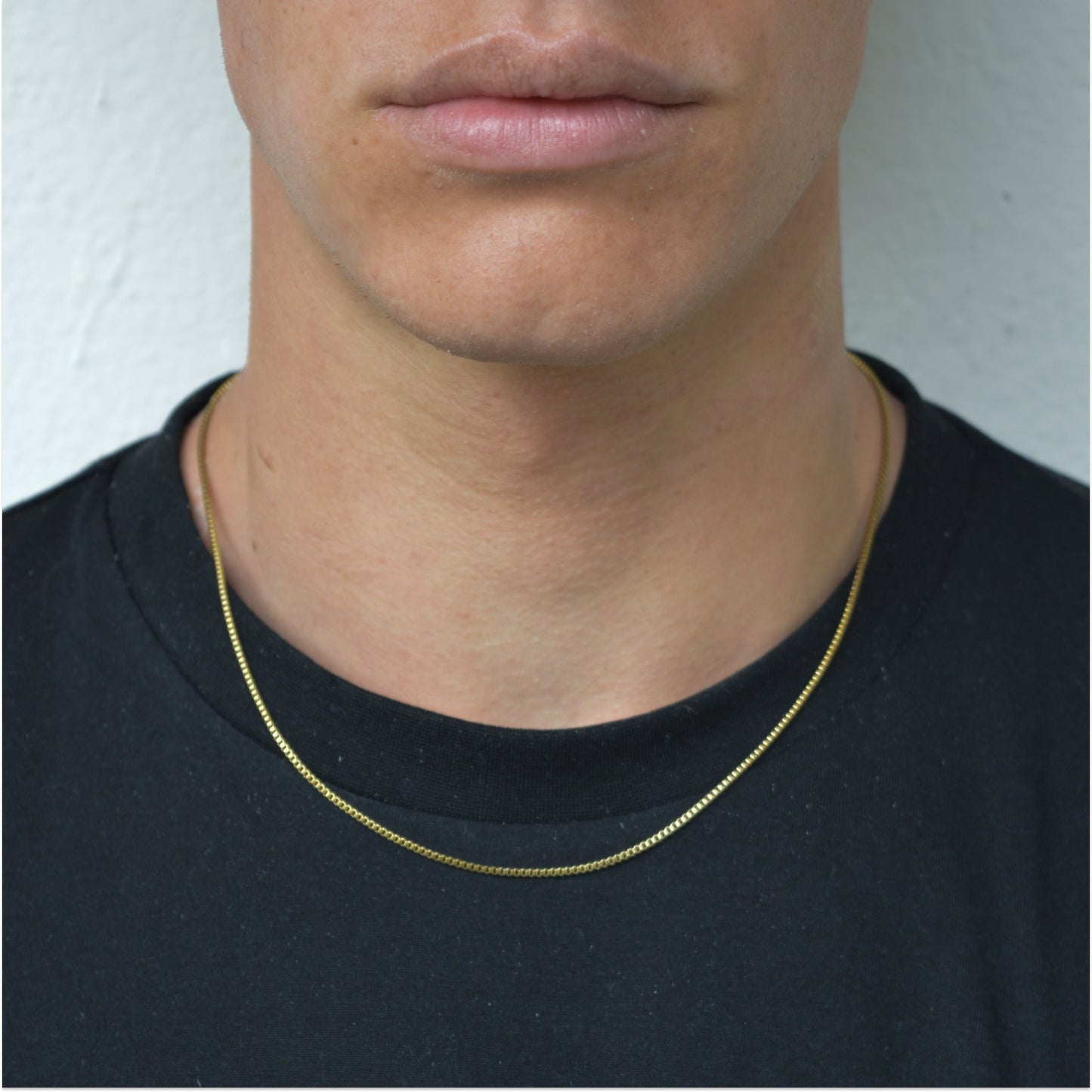 Minimal Box Chain in Gold