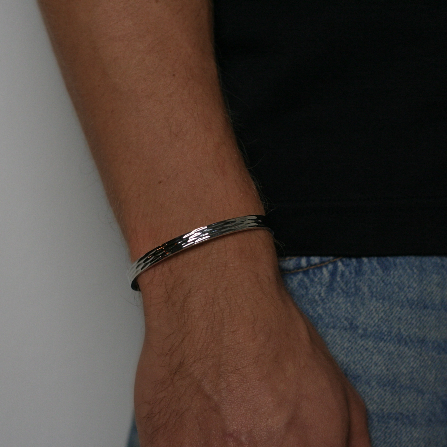 Exclusive Unisize Cuff in Silver