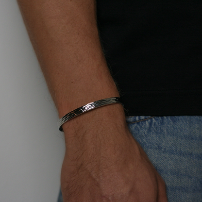 Exclusive Unisize Cuff in Silver