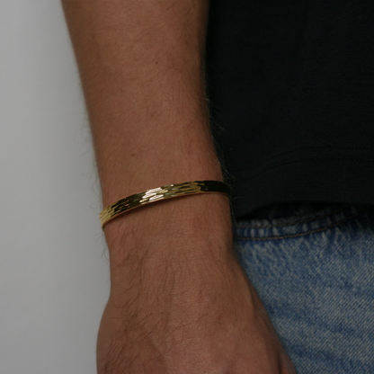 Exclusive Unisize Cuff in Gold